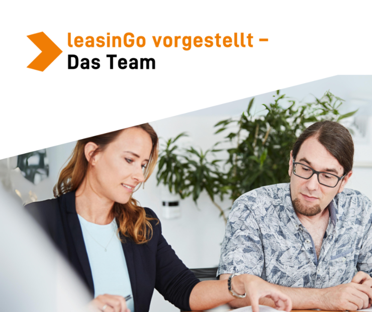 Zwei Mitarbeiter in einer Besprechung